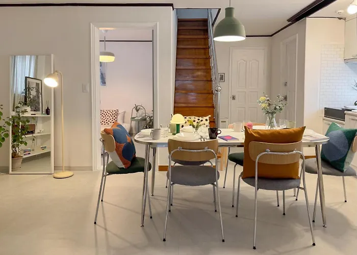 Hongdae Hapjeong 3br For 4 To 8 People