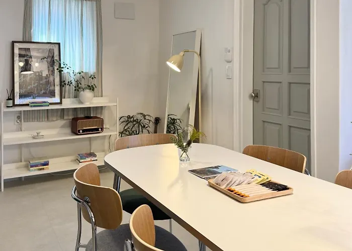 Hongdae Hapjeong 3br For 4 To 8 People Appartement *